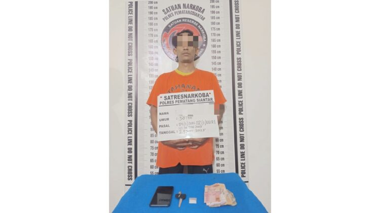 Tersangka HM beserta barang bukti diamankan di Sat Resnarkoba Polres Pematangsiantar