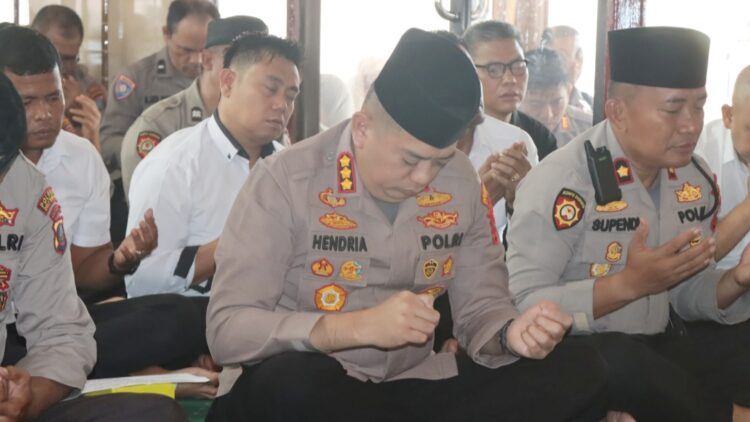 Kapolresta Deli Serdang Kombes Pol Hendria Lesmana, S.I.K. M.Si ikuti Doa Bersama HUT Bhayangkara ke 79