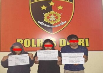 Tiga tersangka pencurian emas dan surat berharga milik bosnya senilai Rp 700 juta di Dairi. (Foto Ist)