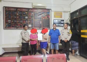 personil piket SPKT dan Bhabinkamtibmas menyelesaikan perkara penganiayaan dengan mediasi