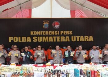 Kapolda Sumut, Irjen Pol Whisnu Hermawan Februanto saat paparan hasil tangkapan narkoba. (Foto Ist)