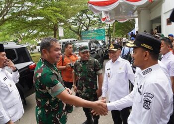 Wali Kota Tanjungbalai, Mahyaruddin Salim menghadiri upacara penutupan TNI Manunggal Membangun Desa (TMMD) ke-124 Tahun 2025 dipimpin langsung Kepala Staf Angkatan Darat (KSAD), Jenderal TNI Maruli Simanjuntak M.Sc