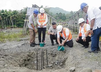 Groundbreaking Jembatan Idano Noyo oleh Gubernur Sumut Muhammad   Bobby Afif Nasution. (Foto Ist)