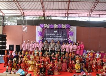 Kapolres Tanjungbalai, AKBP Yon Edi Winara SH SIK MH bersama jajaran pejabat utama resmi melepas sebanyak 51 anak didik Taman Kanak-Kanak (TK) Kemala Bhayangkari 09 Tanjungbalai
