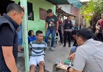 Pengerebekan sarang narkoba di Jalan Brigjen Katamso Gang Nasional Medan Maimun, dimana satu bandar narkoba sabu berhasil ditangkap polisi. (Foto Ist)