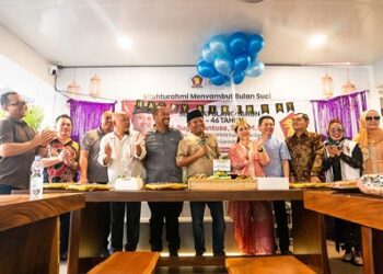 Momen perayaan ulang tahun ke-46 Wakil Ketua Komisi XIII DPR RI, Sugiat Santoso, di KantorDPD Partai Gerindra. (Foto Ist)