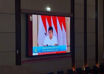 Anggota DPRD Medan, Jusuf Ginting Suka SE selaku perwakilan Fraksi PDI Perjuangan DPRD Medan dalam pemandangan umumnya atas penjelasan Walikota Medan terhadap Ranperda RPJMD Tahun 2025-2029 di ruang rapat paripurna gedung DPRD Medan. (Foto Ist)