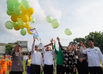 Wali Kota Tanjungbalai, Mahyaruddin Salim didampingi Wakil Wali Kota Muhammad Fadly Abdina, Ketua DPRD Tengku Eswin, jajaran Forkopimda atau mewakili membuka penggelaran Turnamen Sepak Bola Mini Milenial 2025 Kota Tanjungbalai