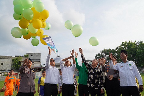 Wali Kota Tanjungbalai, Mahyaruddin Salim didampingi Wakil Wali Kota Muhammad Fadly Abdina, Ketua DPRD Tengku Eswin, jajaran Forkopimda atau mewakili membuka penggelaran Turnamen Sepak Bola Mini Milenial 2025 Kota Tanjungbalai