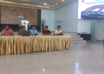 Ketua Komisi IV Paul Simanjuntak bersama anggota lainnya Lailatul Badri lakukan sidak ke RS Advent di Jalan Gatot Subroto, Kelurahan Sei Sikambing D, Kecamatan Medan Petisah. (Foto Ist)