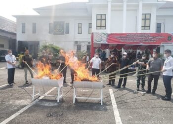 Kejari Pematangsiantar Musnahkan Barang Bukti dari 78 Perkara yang Sudah Inkrach