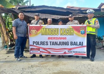 Polsek TBU Salurkan Bantuan Sembako kepada Warga Tuah Marpaung 