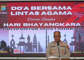 Kapolrestabes Medan, Kombes Pol. Dr. Gidion Arif Setyawan menggelar do’a bersama lintas agama di Aula Patriatama Mapolrestabes Medan dalam rangka memperingati HUT Bhayangkara ke 79. (Foto Ist)