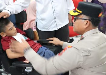 Kapolrestabes Medan Kombes Pol. Dr. Gidion Arif Setyawan mengunjungi Panti Sosial Asuhan Anak Bayi Sehat Muhammadiyah. (Foto Ist)