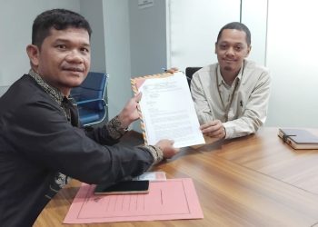 Ketua Umum DPP PPABS, Jan Toguh Damanik, S.Sos, didampingi Ketua Bid. Hukum, Hermanto Hamonangan Sipayung SH, CIM dan Ketua Bid. Situs dan Cagar Buda, Sarmuliadin ST