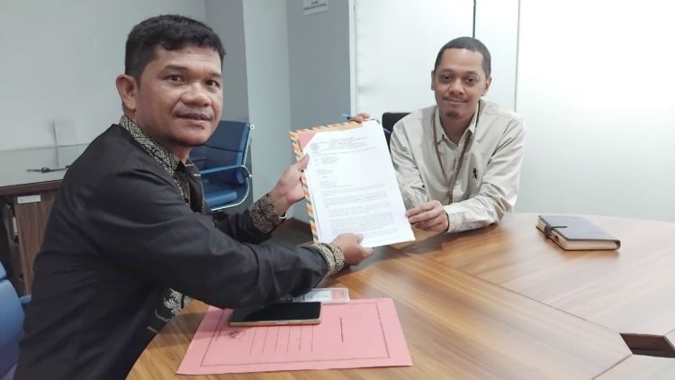 Ketua Umum DPP PPABS, Jan Toguh Damanik, S.Sos, didampingi Ketua Bid. Hukum, Hermanto Hamonangan Sipayung SH, CIM dan Ketua Bid. Situs dan Cagar Buda, Sarmuliadin ST