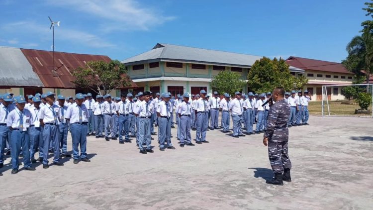 Lanal TBA Berikan Pembekalan Disiplin kepada Siswa Siswi SMKN 2 Tanjungbalai