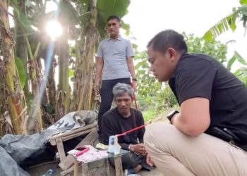 Kasatres Narkoba Polrestabes Medan, AKBP Thommy Aruan saat menangkap terduga bandar narkoba dikawasan Sunggal. (Foto Ist)