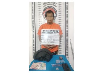 Pelaku HIYM alias Yosi beserta barang bukti
