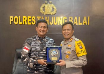 Kapolres Tanjungbalai AKBP Welman Feri, S.I.K. M.I.K menerima kunjungan silaturahmi dari Danlanal TBA Letkol Laut (P) Agung Dwi H.D, M.Tr. Opsla. CTMP