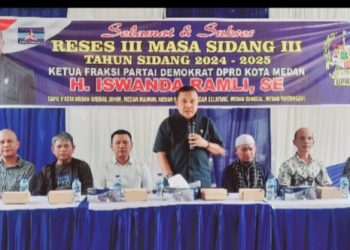 Anggota DPRD Kota Medan, Iswanda Ramli sekaligus Ketua Fraksi Demokrat
saat pelaksanaan Reses III di Jalan Juanda, Gang Setia, Kelurahan Sukaraja, Kecamatan Medan Maimun (Foto Ist)