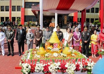 Gubernur Sumut Muhammad Bobby Afif Nasution hadiri upacara Hari Peringatan HUT ke-79 Bhayangkara di Lapangan KS Tubun Mapolda Sumut, Jalan Sisingamangaraja, Medan. (Foto Ist)