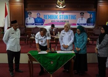 Walikota Tanjungbalai, Mahyaruddin Salim membuka secara resmi Rembuk Stunting Kota Tanjungbalai Tahun 2025