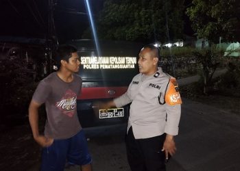 Kanit SPKT AIPTU Haryono saat cek TKP Penipuan online di Jalan Suji