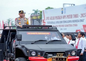 Kapolda Sumut Irjen Pol Whisnu Hermawan memimpin langsung Apel Gelar Pasukan Operasi Kepolisian Kewilayahan “Patuh Toba 2025” di Lapangan KS Tubun Mapolda Sumut. (Foto Ist)