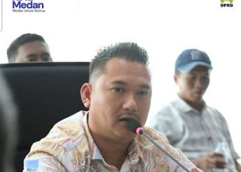 Ketua Komisi 1 DPRD Kota Medan Reza Pahlevi Lubis memimpin RDP terkait ganti rugi tanah warga yang terkena proyek revitalisasi Danau Siombak (Foto Ist)