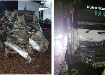 Barang bukti Mobil Kijang Inova BK 1125 IG dan truk hino BB 8888 NE kondisi ringsek saat masih di TKP