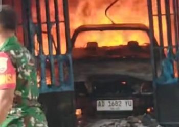 Kebakaran di garasi rumah dinas Wali Kota Sibolga, Akhmad Syukri Nazry Penarik (Foto Ist)