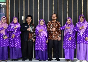 Wali Kota Tanjungbalai Mahyaruddin Salim menyambut silaturahmi Ketua Dra Jam'an M Yatim dan Pengurus Daerah Wanita Islam (WI) Kota Tanjungbalai,