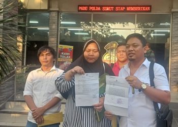Ahli waris Universitas Tjut Nyak Dhien (UTND) Cut Fitri Yulia didampinggi kuasa hukum Dwi Ngai Sinaga, SH membuat laporan ke Polda Sumut atas pengerusakan dan melaporkan Kapolsek Medan Helvetia ke Propam atas tindakan pembiaran. (Foto Ist)