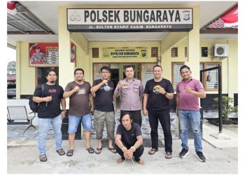 Tersangka Pembunuhan, Zulkarnain Sinaga alias Zul saat dijemput Tim Unit Jatanras Sat Reskrim Polres Simalungun di Polseķ Bunga Raya