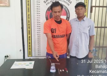 Tersangka Robi Parhandi Sihaloho beserta barang bukti sudah diserahkan ke Sat ResNarkoba Polres Simalungun