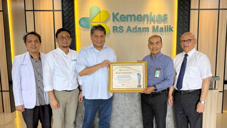 RS Adam Malik menerima penghargaan internasional Platinum Status dalam World Stroke