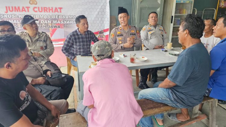 Kapolseķ Tanah Jawa Kompol Asmon Bufitra, S.H. M.H pimpin Jumat Curhat