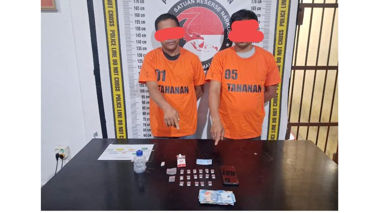Tersangka Valentidius Tarigan dan Kimson Ginting beserta barang bukti