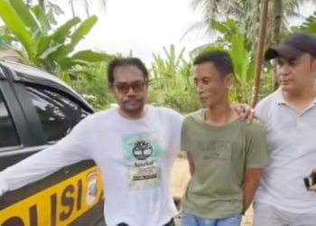 W bandar narkoba di Desa Durin Simbelang, Kecamatan Pancur Batu yang ditangkap polisi. (Foto Ist)
