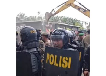 Personil gabungan dari TNI - Polri bersama Satpol PP Pemprovsu melakukan pembongkaran diskotik Marcopolo. (Foto Ist)