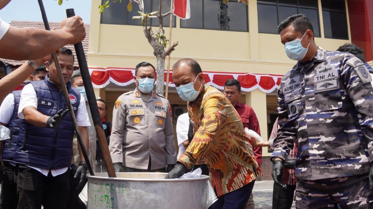 Kapolres Tanjungbalai AKBP Welman Feri, S.I.K, M.I.K pimpin pemusnahan barang bukti Narkotika