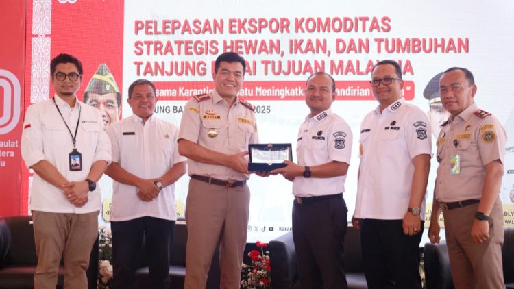 Wali Kota Tanjungbalai, Mahyaruddin Salim saat menerima kunjungan kerja (Kunker) Kepala Badan Karantina Indonesia, Sahat Manaor Panggabean