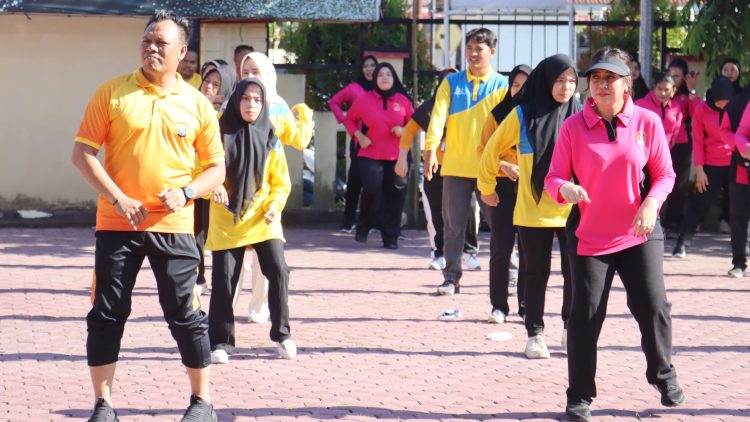 Polres Tanjungbalai dan Bhayangkari Cabang Laksanakan Olah Raga Bersama