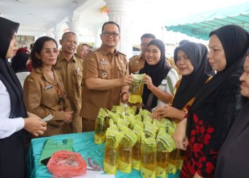 Wakil Wali Kota Tanjungbalai Muhammad Fadly Abdina meninjau pasar murah di Kelurahan Selat Tanjung Medan