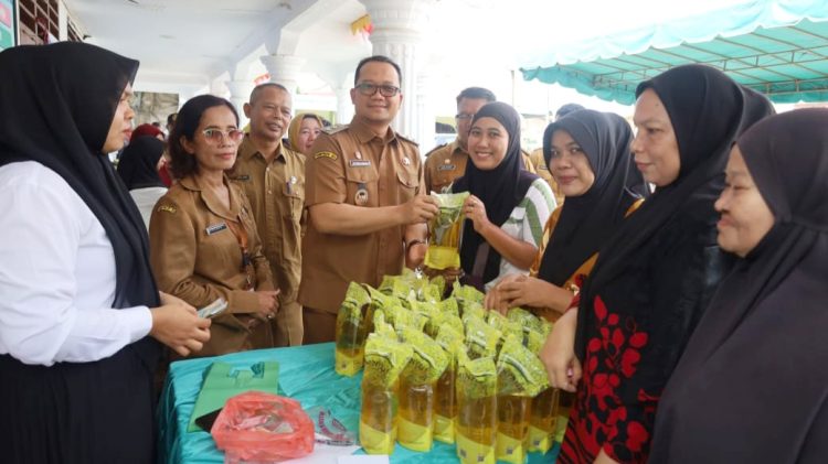 Wakil Wali Kota Tanjungbalai Muhammad Fadly Abdina meninjau pasar murah di Kelurahan Selat Tanjung Medan