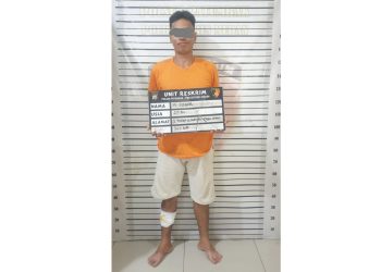 Pelaku pembongkaran rumah yang ditangkap personil Polsek Patumbak. (Foto Ist)