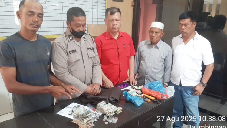 Pelaku Ramadani dan barang bukti diamankan di Polseķ Tanah Jawa
