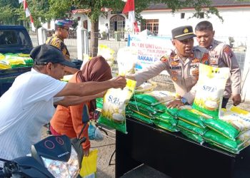 Kapolseķ TBU Muhamad Rony, SH. MH pimpin Gerakan Pangan Murah kepada masyarakat 