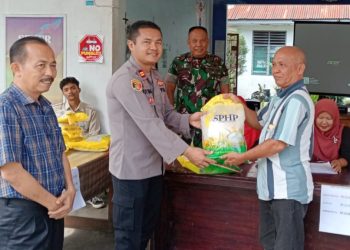 Kapolsek Siantar Timur IPTU Edy J.J. Manalu SH. MH menghadiri Acara Gerakan Stand Pangan Murah Kecamatan Siantar Timur